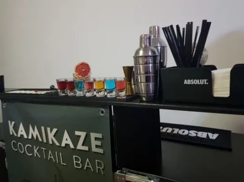 Kamikaze Cocktail bar mobil